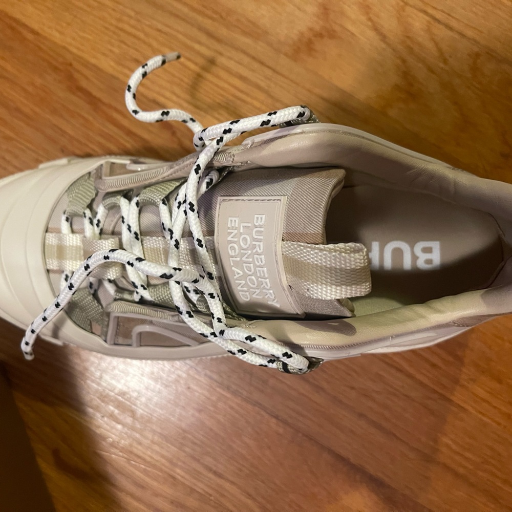 Burberry Arthur Check Sneakers - Picture 13 of 14